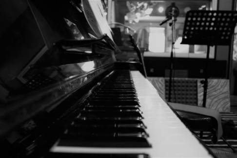 STUDIO PIANO BW